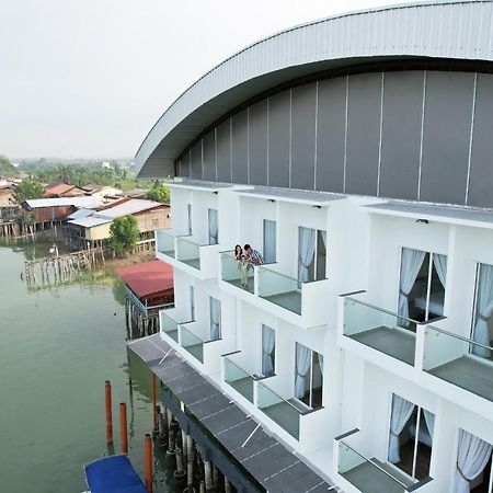 Hotel Le-Shore Kuala Selangor Exterior photo