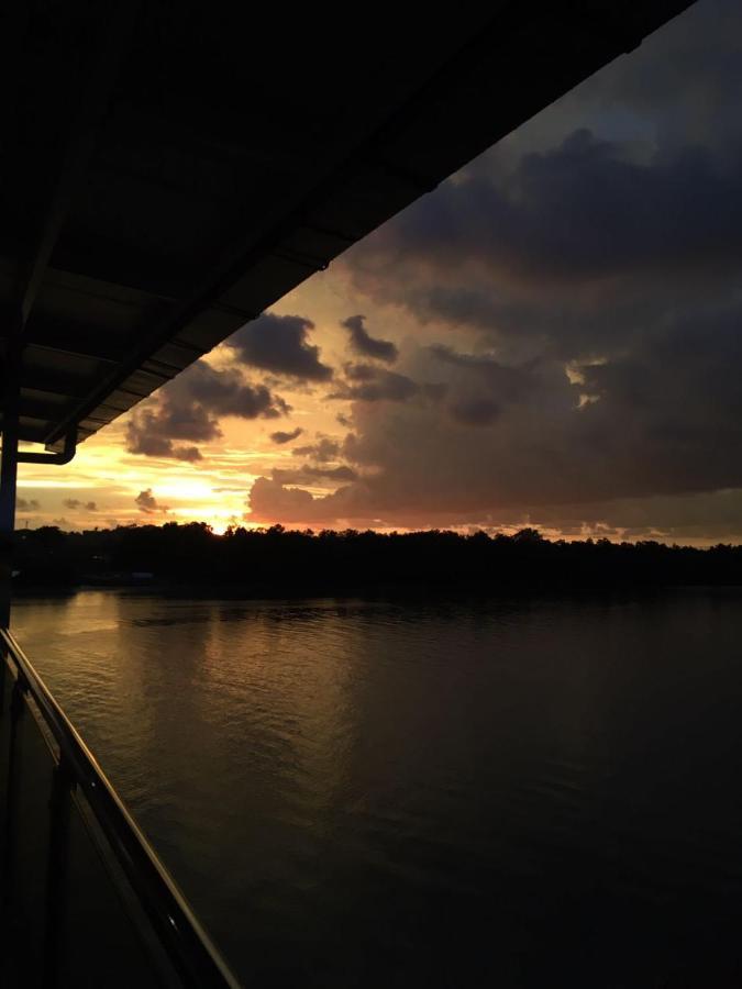 Hotel Le-Shore Kuala Selangor Exterior photo